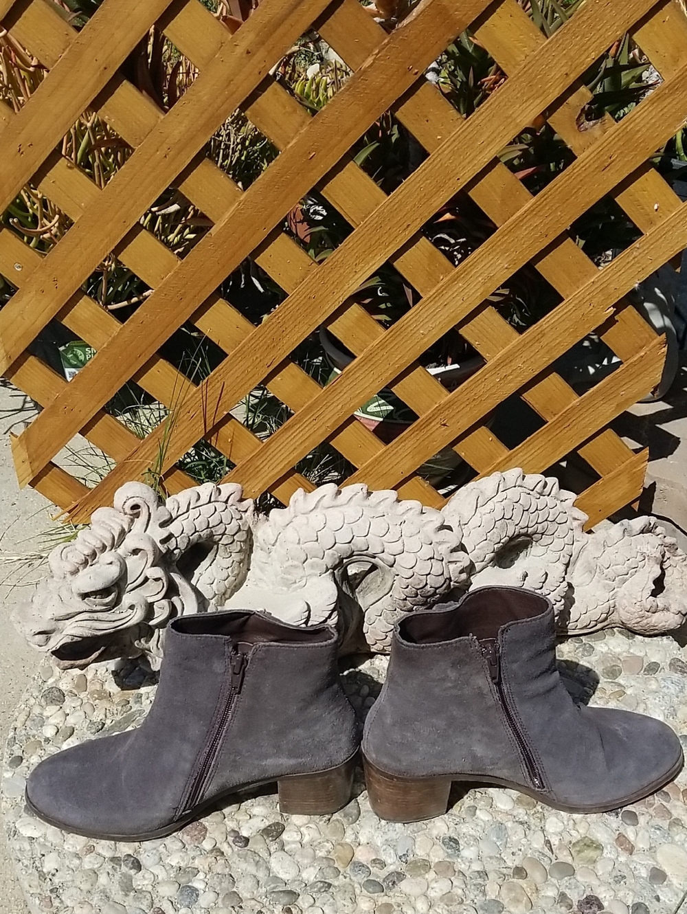 Kenneth Cole Reaction Women's Putty Gray Suede Fringe Ankle Boots - Size  8.5 - Picture 2 of 7